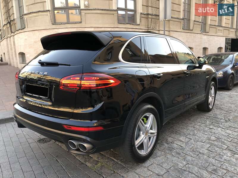 Позашляховик / Кросовер Porsche Cayenne 2015 в Одесі