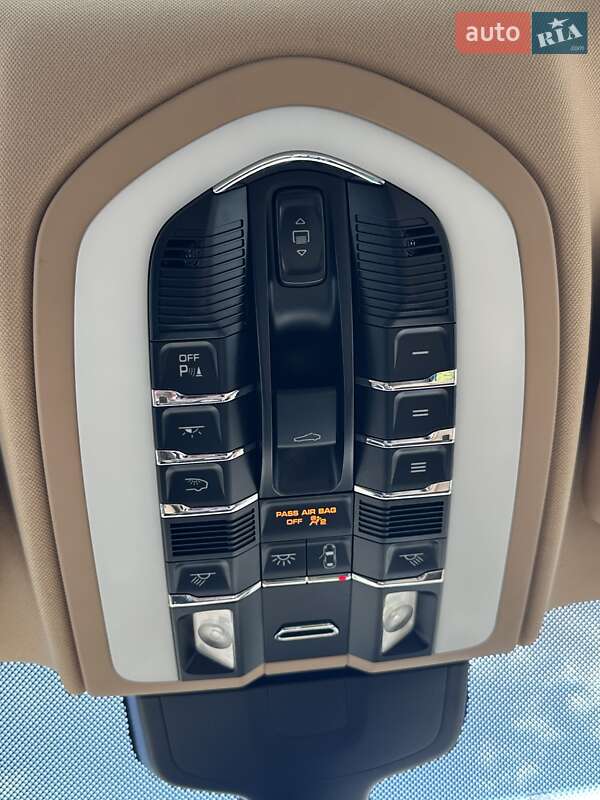 Позашляховик / Кросовер Porsche Cayenne 2014 в Білогородці