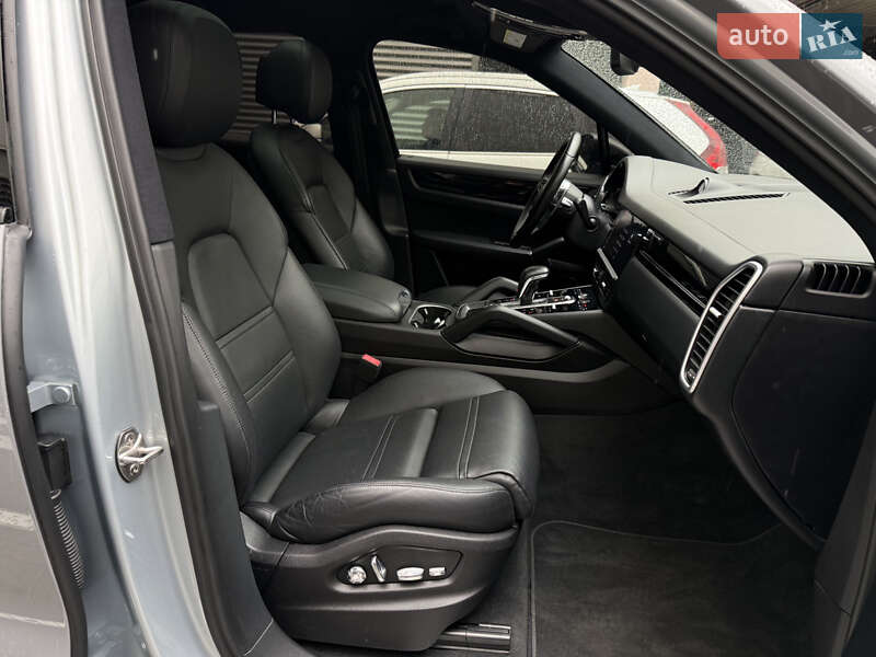 Внедорожник / Кроссовер Porsche Cayenne 2019 в Киеве
