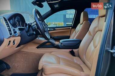 Позашляховик / Кросовер Porsche Cayenne 2016 в 