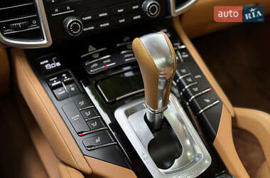 Внедорожник / Кроссовер Porsche Cayenne 2017 в 