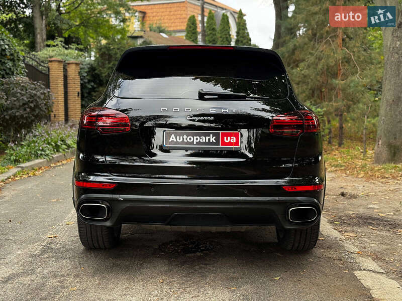 Позашляховик / Кросовер Porsche Cayenne 2017 в Києві