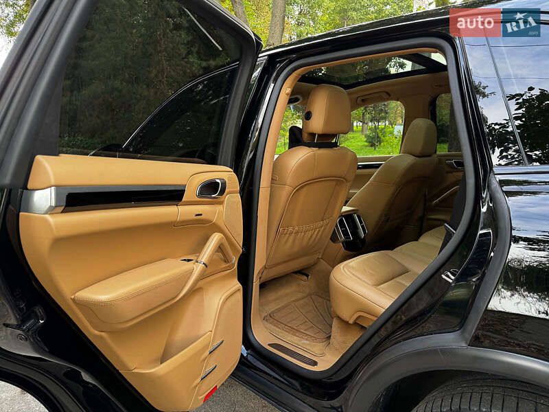 Позашляховик / Кросовер Porsche Cayenne 2017 в Києві
