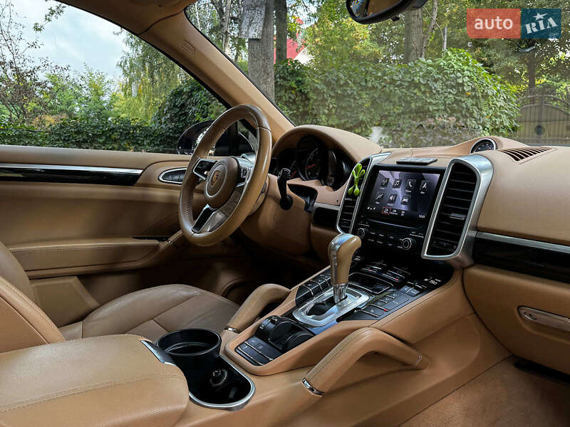 Позашляховик / Кросовер Porsche Cayenne 2017 в Києві