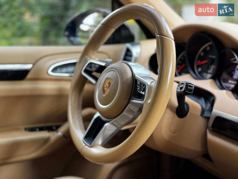 Позашляховик / Кросовер Porsche Cayenne 2017 в Києві