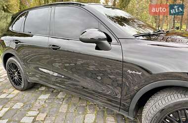 Внедорожник / Кроссовер Porsche Cayenne 2014 в 