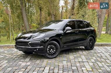 Внедорожник / Кроссовер Porsche Cayenne 2014 в 