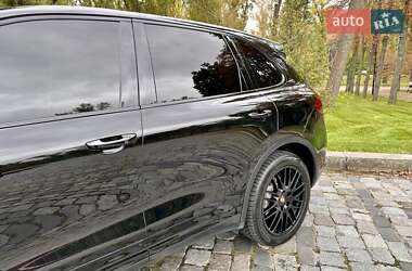 Внедорожник / Кроссовер Porsche Cayenne 2014 в 