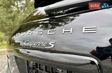 Внедорожник / Кроссовер Porsche Cayenne 2014 в 