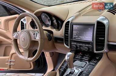 Внедорожник / Кроссовер Porsche Cayenne 2014 в 