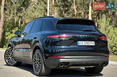 Позашляховик / Кросовер Porsche Cayenne 2019 в 