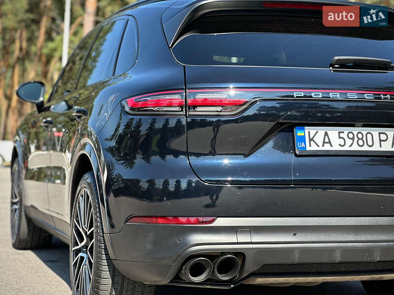 Позашляховик / Кросовер Porsche Cayenne 2019 в Києві