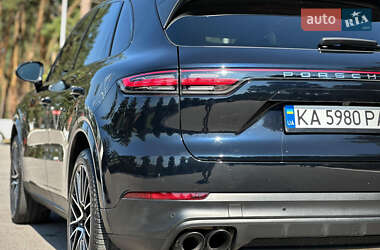 Позашляховик / Кросовер Porsche Cayenne 2019 в 