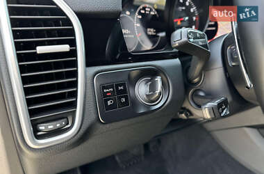 Позашляховик / Кросовер Porsche Cayenne 2019 в 