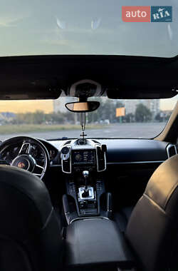 Внедорожник / Кроссовер Porsche Cayenne 2014 в 