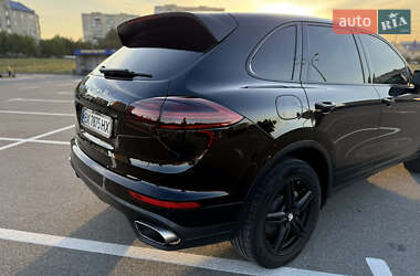 Внедорожник / Кроссовер Porsche Cayenne 2014 в 