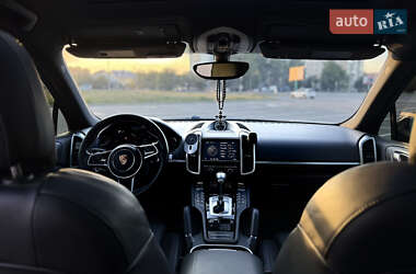 Внедорожник / Кроссовер Porsche Cayenne 2014 в 