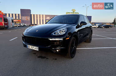 Внедорожник / Кроссовер Porsche Cayenne 2014 в 