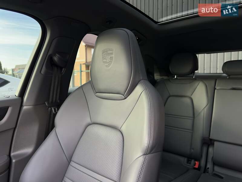 Позашляховик / Кросовер Porsche Cayenne 2020 в Мукачевому