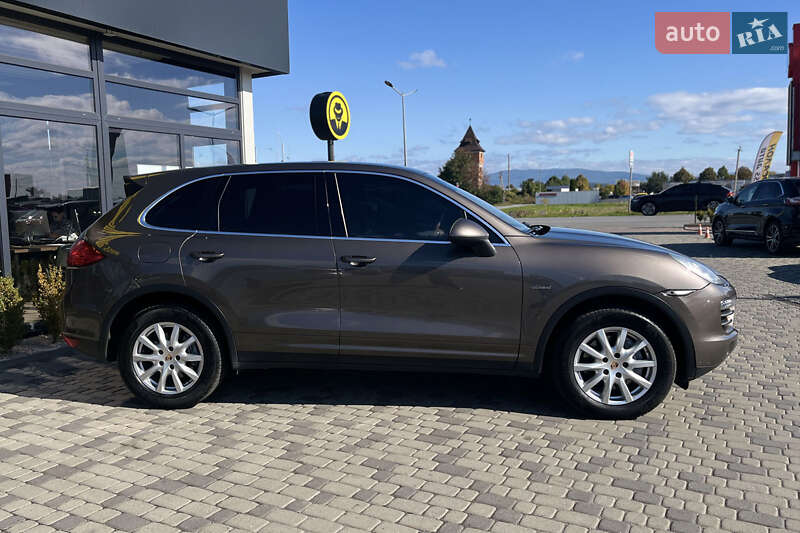 Позашляховик / Кросовер Porsche Cayenne 2013 в Мукачевому