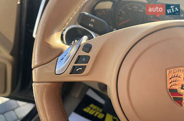Позашляховик / Кросовер Porsche Cayenne 2013 в 