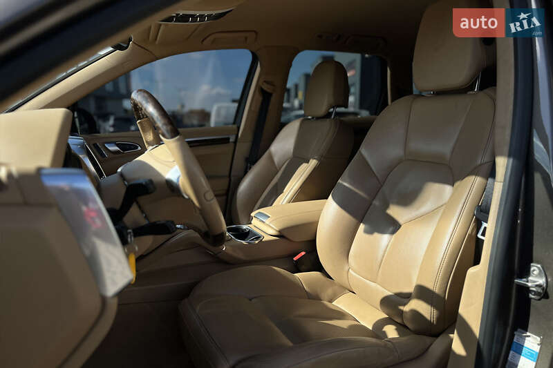 Позашляховик / Кросовер Porsche Cayenne 2013 в Мукачевому