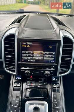 Позашляховик / Кросовер Porsche Cayenne 2011 в 