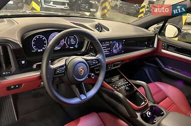 Позашляховик / Кросовер Porsche Cayenne 2024 в 