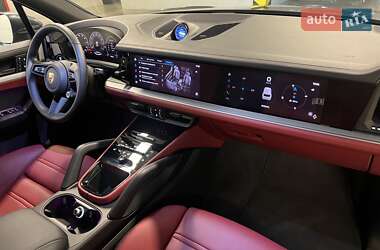 Позашляховик / Кросовер Porsche Cayenne 2024 в 