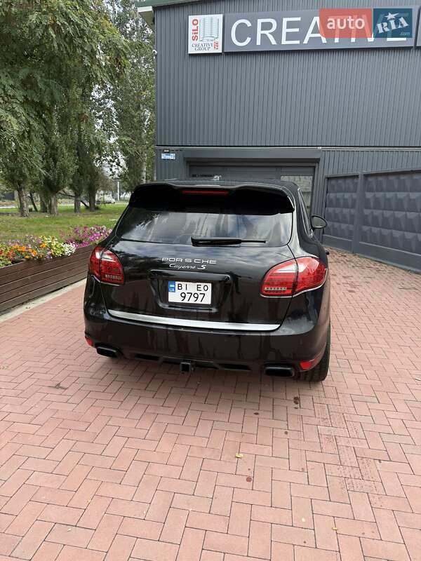 Внедорожник / Кроссовер Porsche Cayenne 2011 в Кременчуге