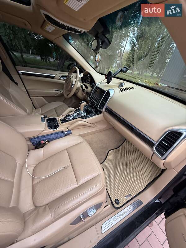 Внедорожник / Кроссовер Porsche Cayenne 2011 в Кременчуге