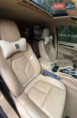 Позашляховик / Кросовер Porsche Cayenne 2011 в 