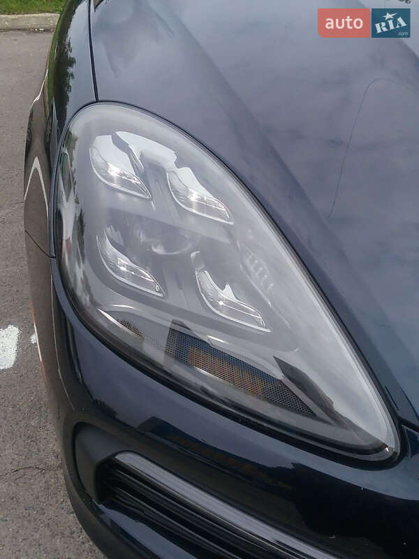 Внедорожник / Кроссовер Porsche Cayenne 2019 в Ровно