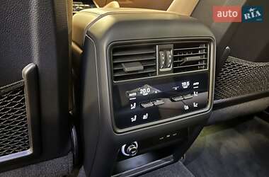 Внедорожник / Кроссовер Porsche Cayenne 2023 в 