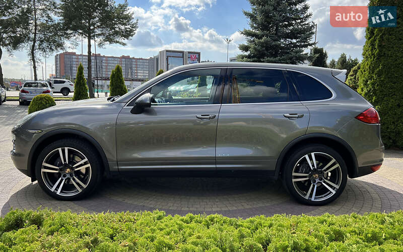 Позашляховик / Кросовер Porsche Cayenne 2014 в Львові