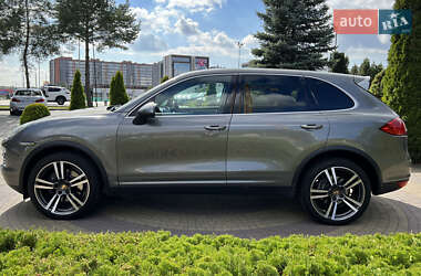 Внедорожник / Кроссовер Porsche Cayenne 2014 в 