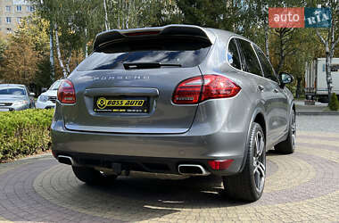 Внедорожник / Кроссовер Porsche Cayenne 2014 в 