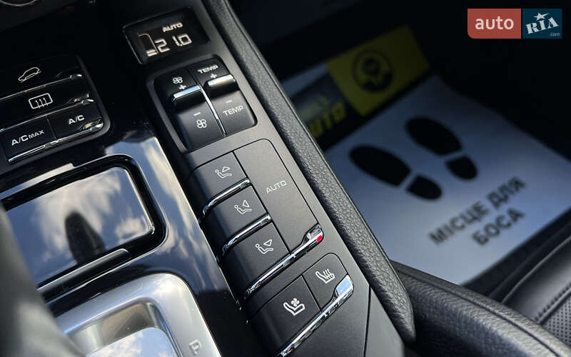 Позашляховик / Кросовер Porsche Cayenne 2014 в Львові