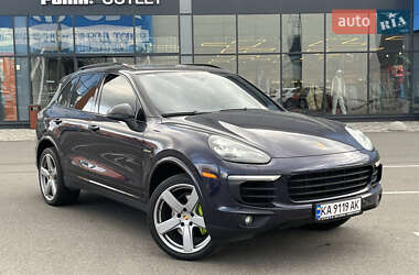 Позашляховик / Кросовер Porsche Cayenne 2016 в 