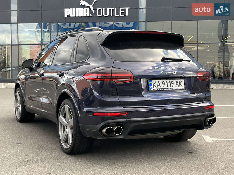 Позашляховик / Кросовер Porsche Cayenne 2016 в Києві