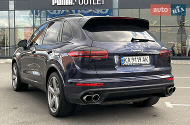 Позашляховик / Кросовер Porsche Cayenne 2016 в 