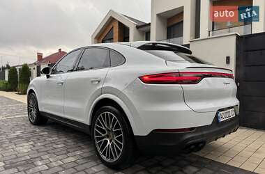 Внедорожник / Кроссовер Porsche Cayenne 2022 в 