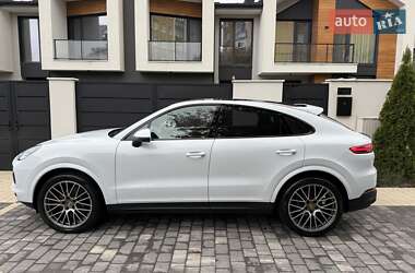 Внедорожник / Кроссовер Porsche Cayenne 2022 в 