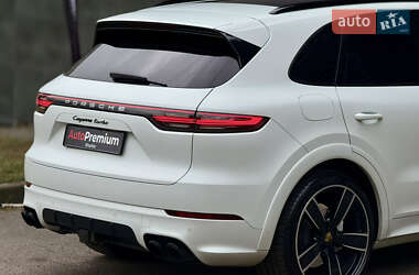 Позашляховик / Кросовер Porsche Cayenne 2018 в 