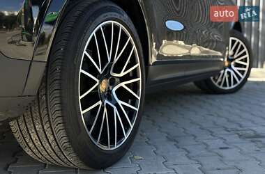 Позашляховик / Кросовер Porsche Cayenne 2022 в 