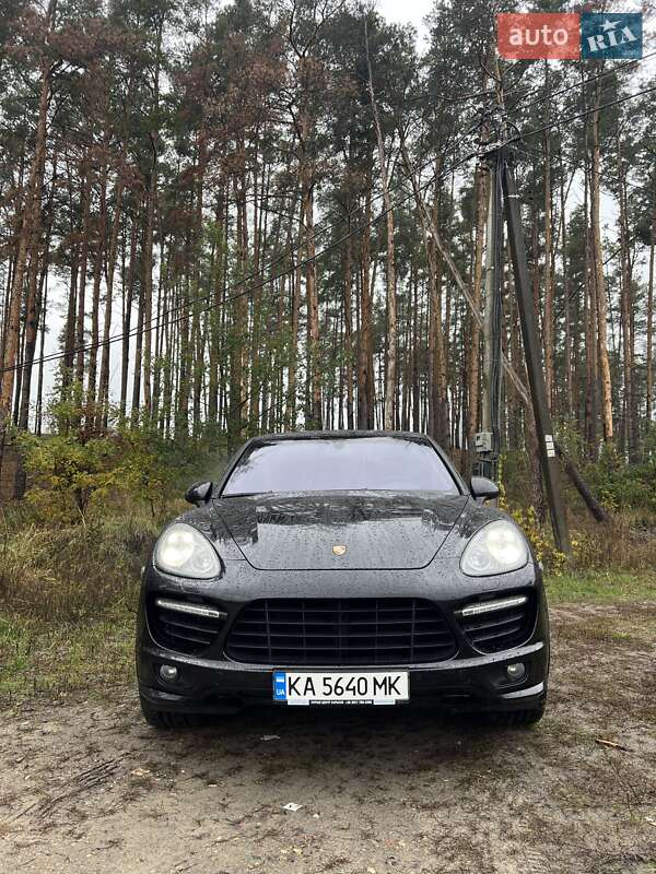 Позашляховик / Кросовер Porsche Cayenne 2010 в 