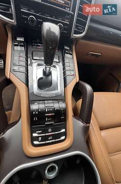 Позашляховик / Кросовер Porsche Cayenne 2010 в 