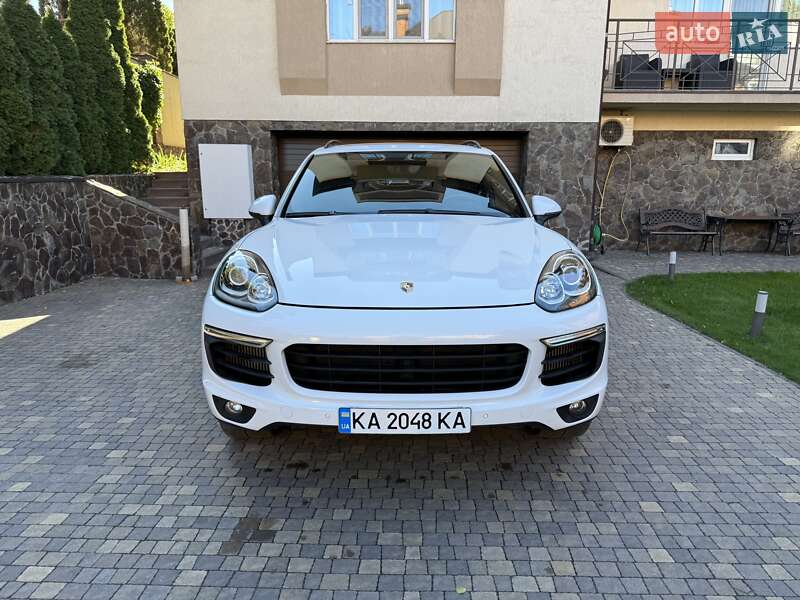 Позашляховик / Кросовер Porsche Cayenne 2017 в 
