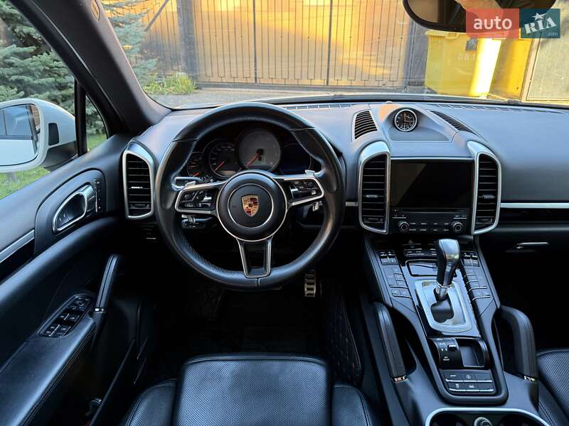 Внедорожник / Кроссовер Porsche Cayenne 2017 в Киеве фото 25 Внедорожник / Кроссовер Porsche Cayenne 2017 в Киеве