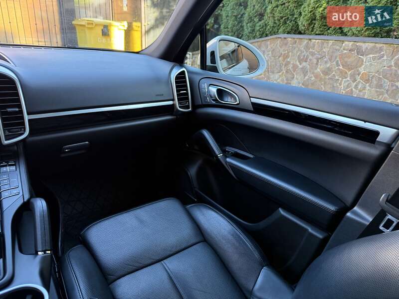 Внедорожник / Кроссовер Porsche Cayenne 2017 в Киеве фото 28 Внедорожник / Кроссовер Porsche Cayenne 2017 в Киеве